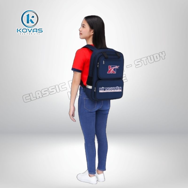 Trung tâm tiếng Anh đặt may balo đồng phục in logo uy tín