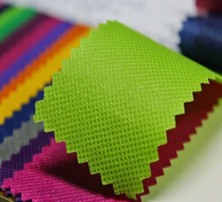 Cách lựa chọn chất liệu may balo in logo theo yêu cầu phù hợp