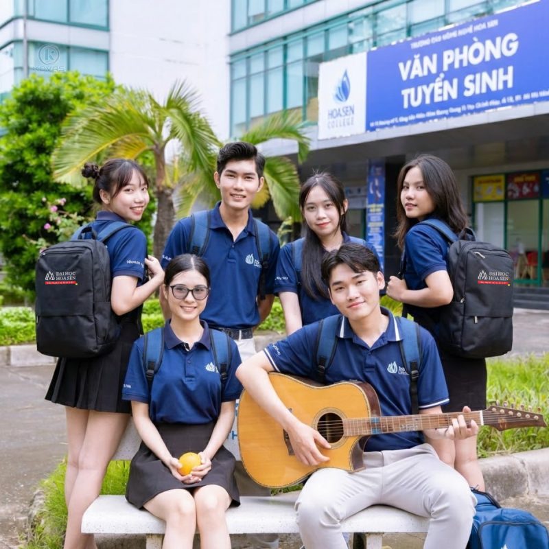 gia-balo-dai-hoc-hoa-sen